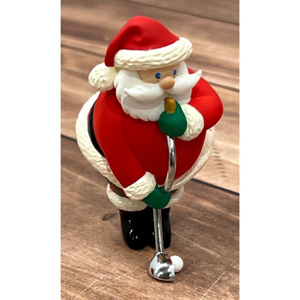 2005 HALLMARK KEEPSAKE ORNAMENT QXG4312 A PUTTER FOR SANTA GOLFING